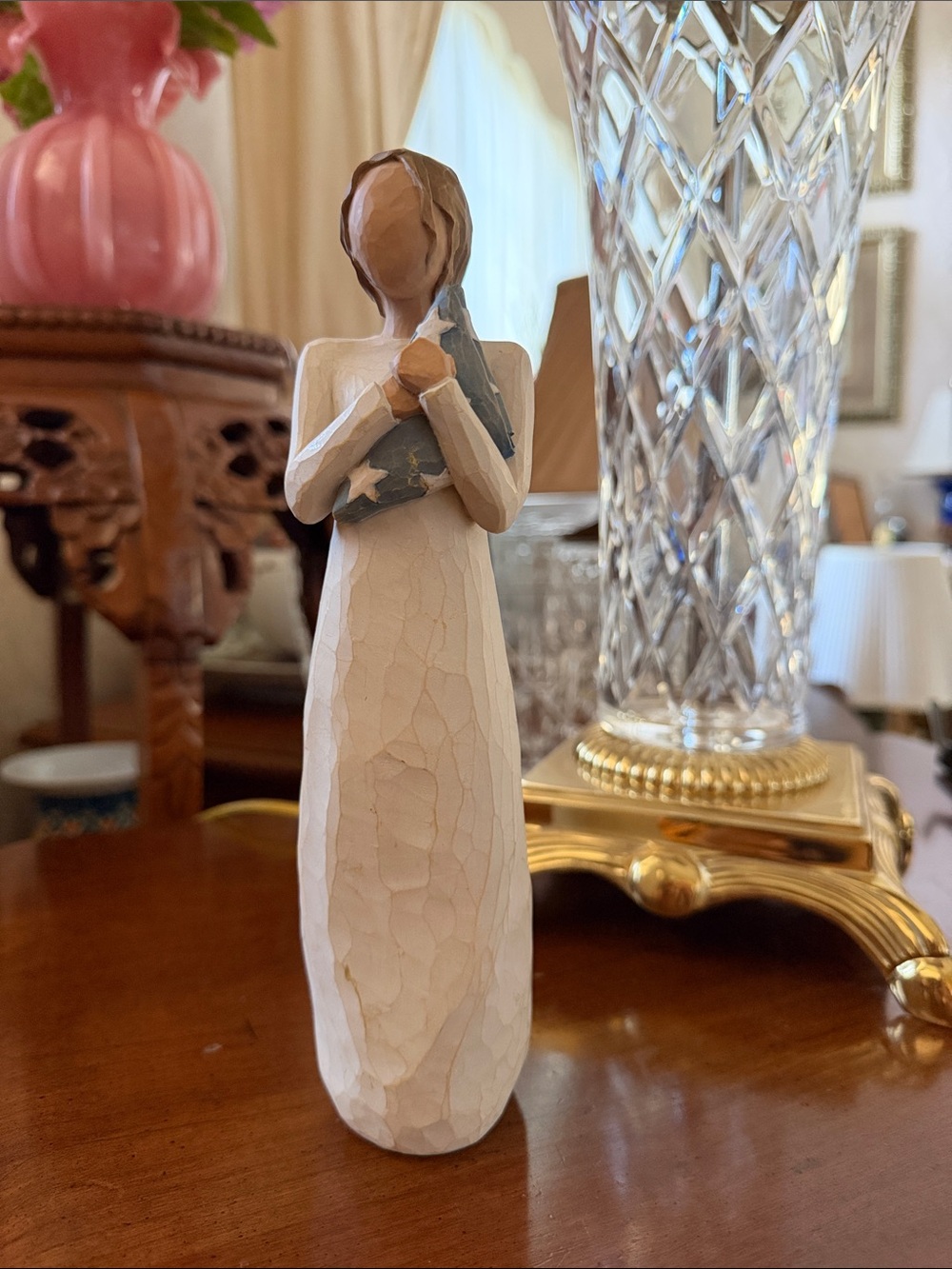 Vintage Willow Tree Figurine Holding flag “ Hero” 2004